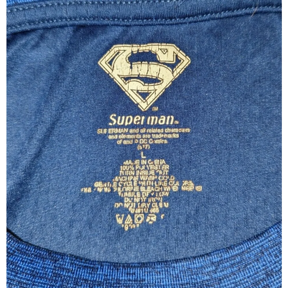 Superman Tshirt Mens Large Blue Red Logo Performance Gym Work-Out Shirt Relaxed